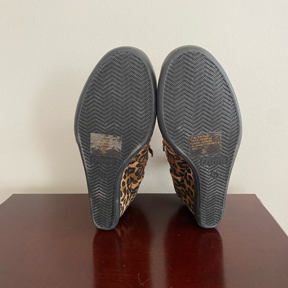 Leopard wedge boots. New never worn. Size 5 1/2 - Picture 6 of 7